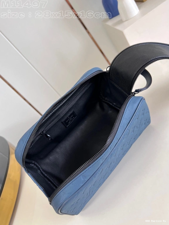 AAA Replica Ru bag-23*13*12CM KIT VUITTON LOUIS DOPP LOCKER 0709